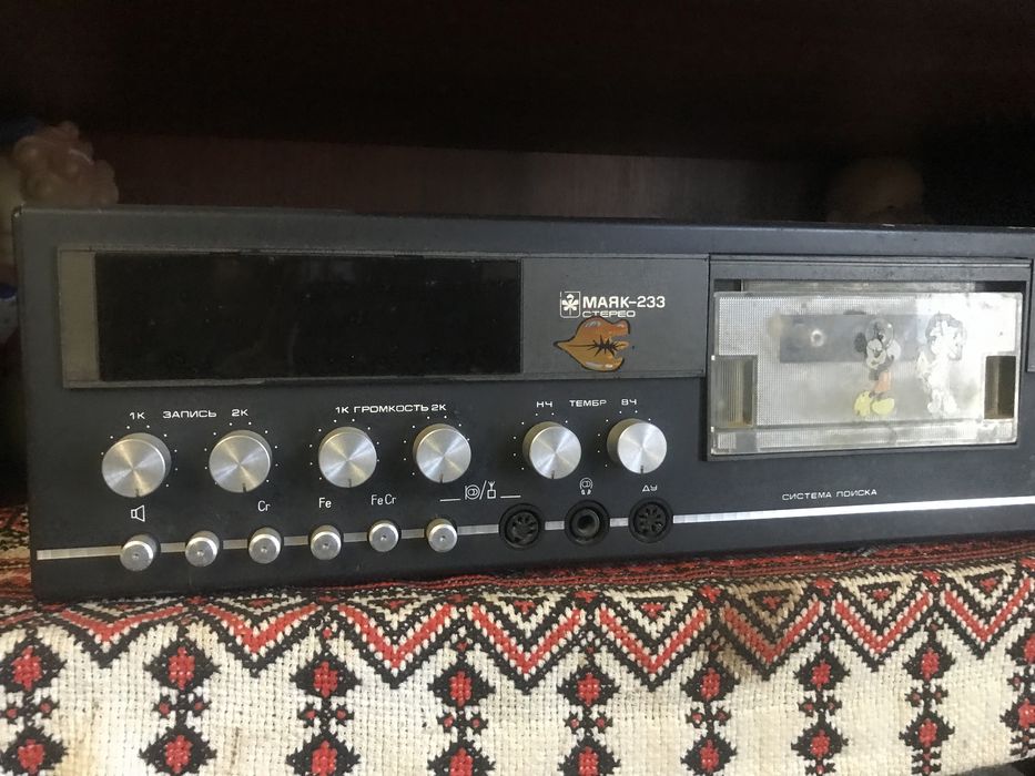 Магнітофон , радіо , відеомагнітофон