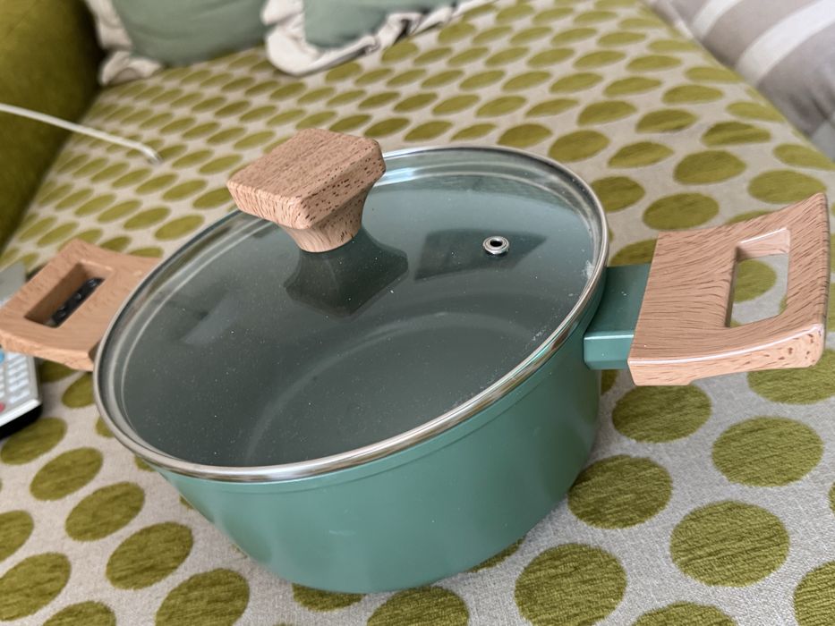 Tacho verde e madeira