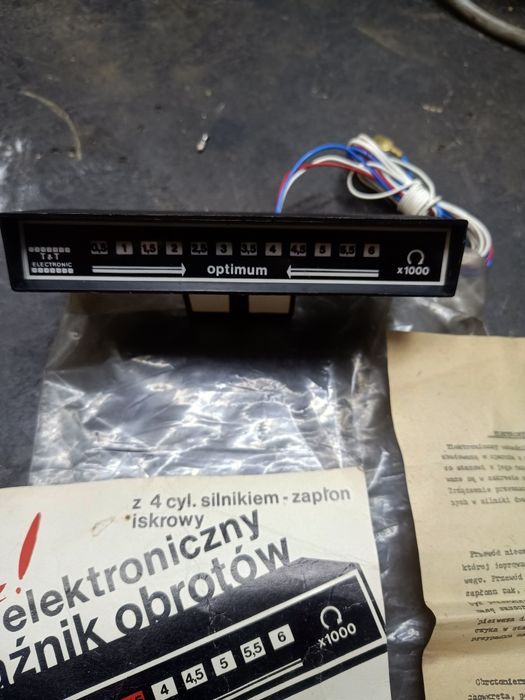 Elektroniczny wskaźnik obrotów antyk