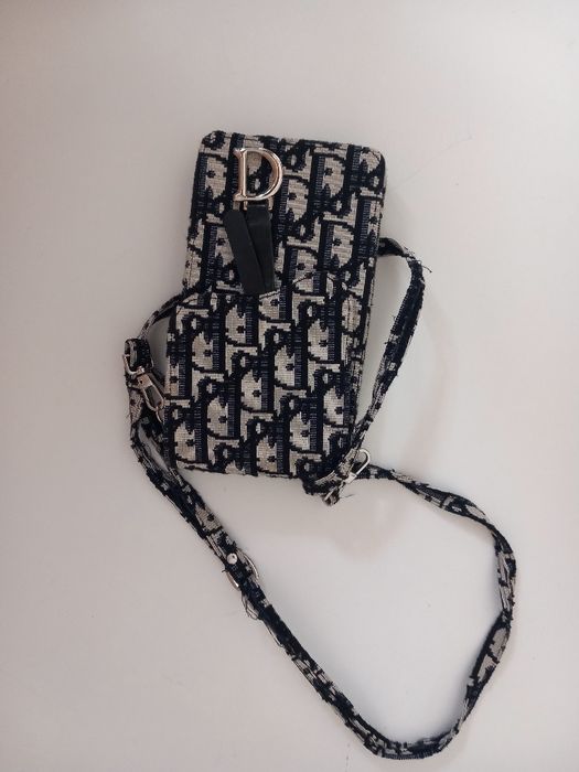 Dior etui na telefon