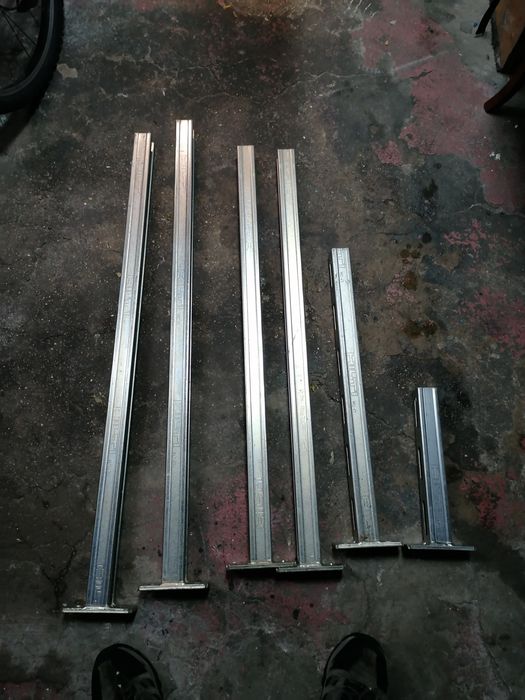 Suportes Hilti  de vários tamanhos