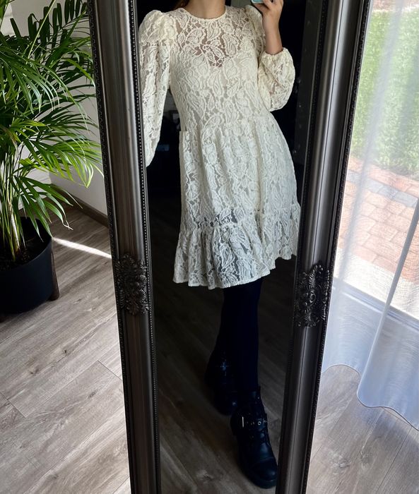 Sukienka kremowa ZARA koronka wiosna