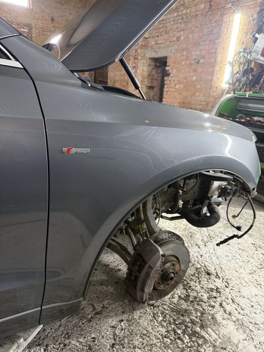 Переднє праве крило Audi Q5 8R FL S-line X7R