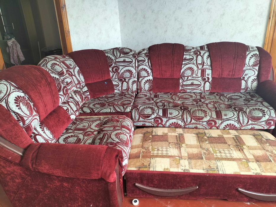М'який диван -кутовий б/у хороший стан,всі питання в пп.або дзвоніть