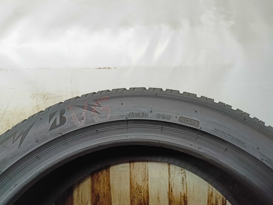 Bridgestone Blizzak LM005 215/50/19 2024rok 93T 2*8mm 2*7,8mm (4823)