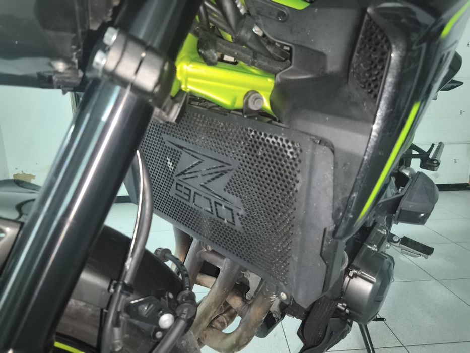 Kawasaki Z900 poucos kms + IUC pago