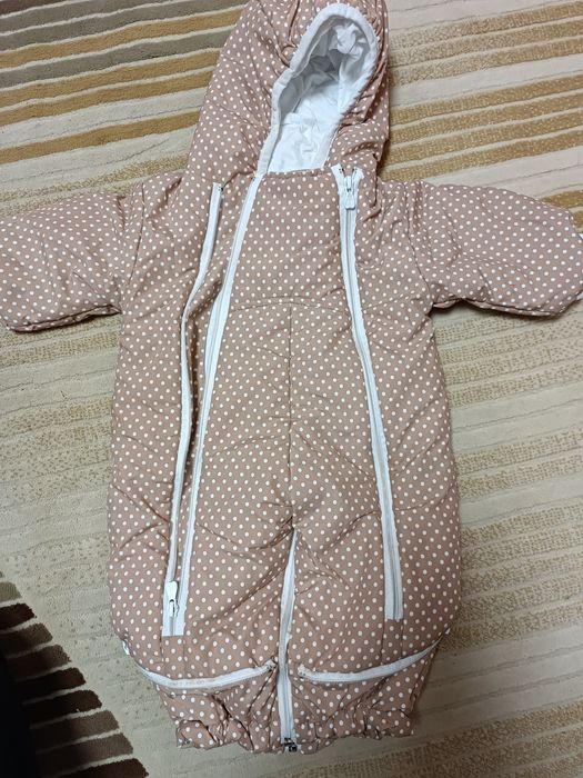 Продаю два одинаковых комбенизона,человечка,комбинезон