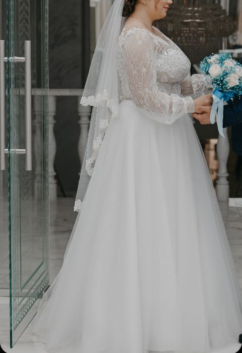 Продам весільну сукню