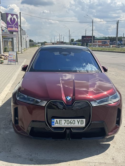 BMW iX 2023 електрична