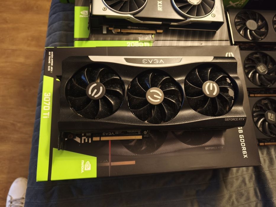 Vendo várias gráficas avariadas!64752024179075123