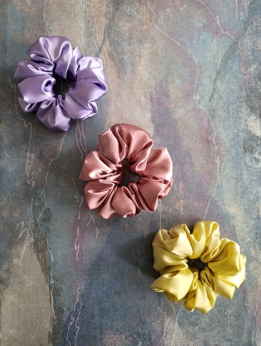 Scrunchie gumka do włosów satynowa Handmade na prezent