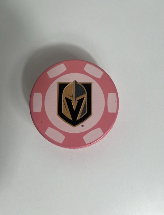 Ексклюзивна хокейна шайба Vegas Golden Knights NHL T-Mobile Arena chip