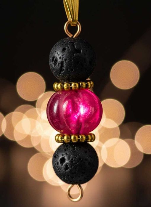 Fantástico Pendente de Rubi com Corte "Melon" Especial & Pedra Lava