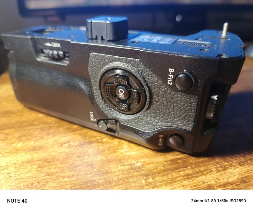 HLD-9 do Olympus OMD