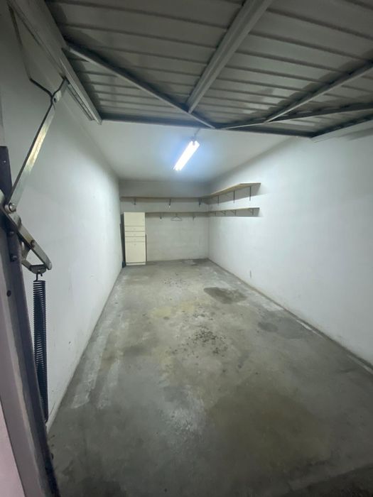 Garagem Fechada com Arrumação – Calendário, Famalicão