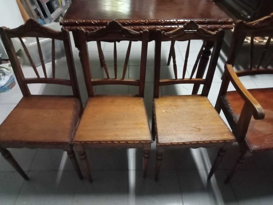 Mesa + Cadeiras + Cadeirão