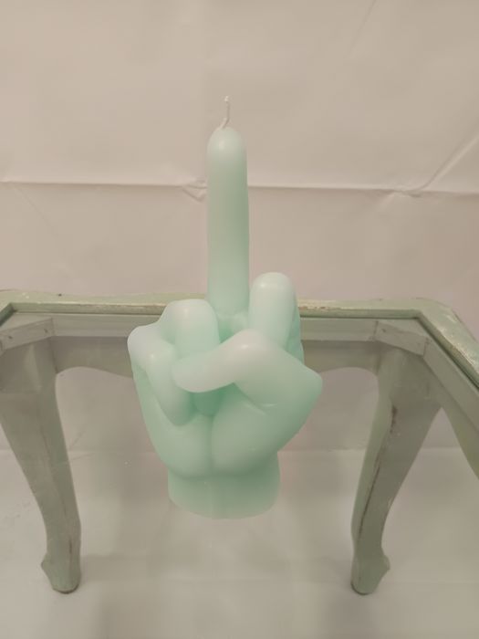 Velas em forma de mão