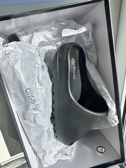 шлепанцы Estro