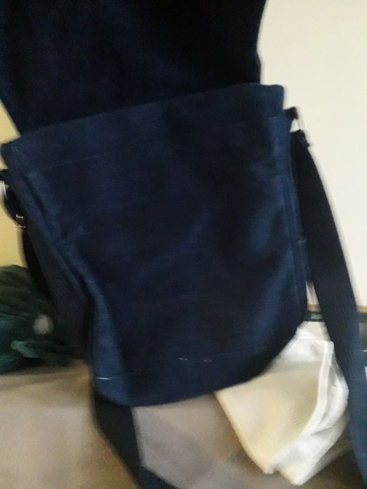 Mala de ganga a tiracolo