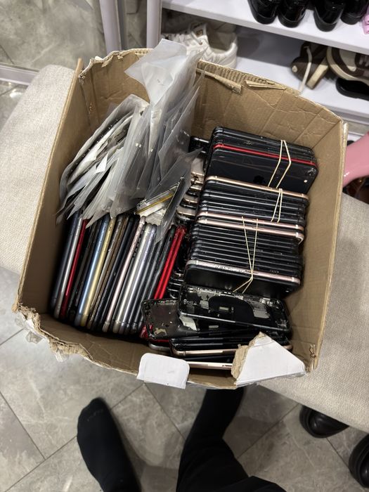 Lot iphone xr,11-83 шт
