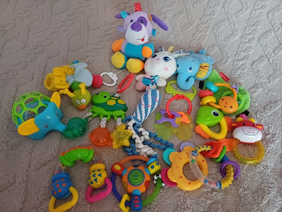 Іграшки для немовлят. Брязкальця