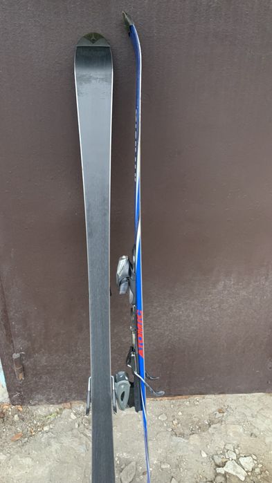 Горные лыжи ATOMIC