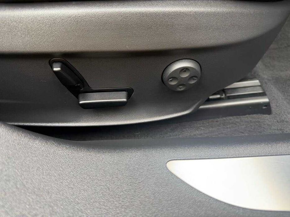 Tesla Model S P85D      2015