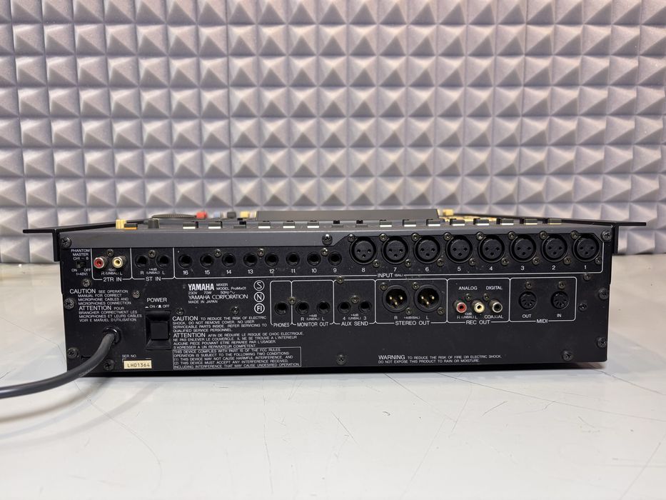 Mikser Yamaha PRO MIX 01