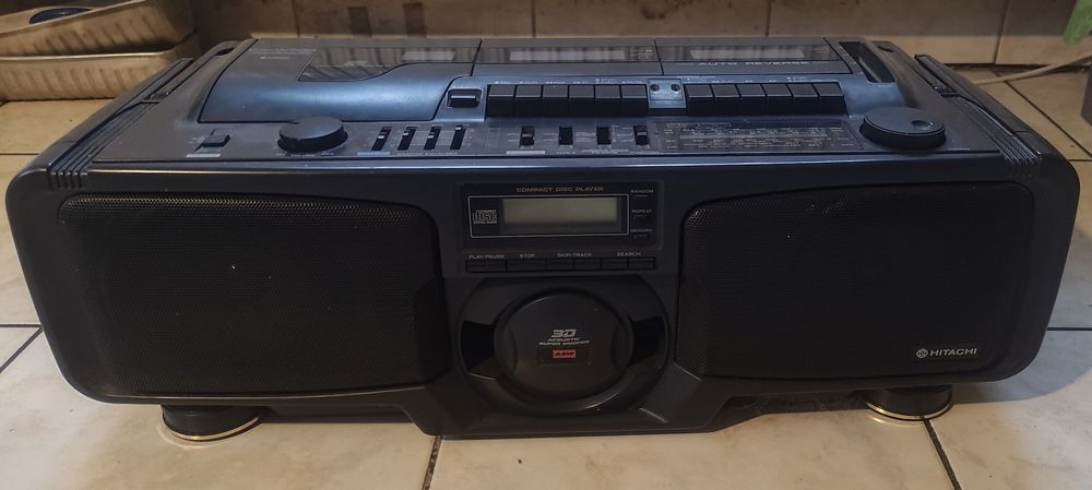 Boombox Hitachi CX--W700E