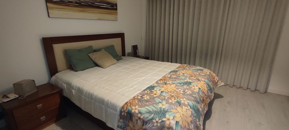 Mobília de quarto com cama para colchão de 2,00m*1,60mm