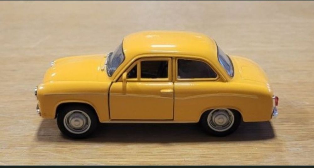 Model Syrena 105  1:36