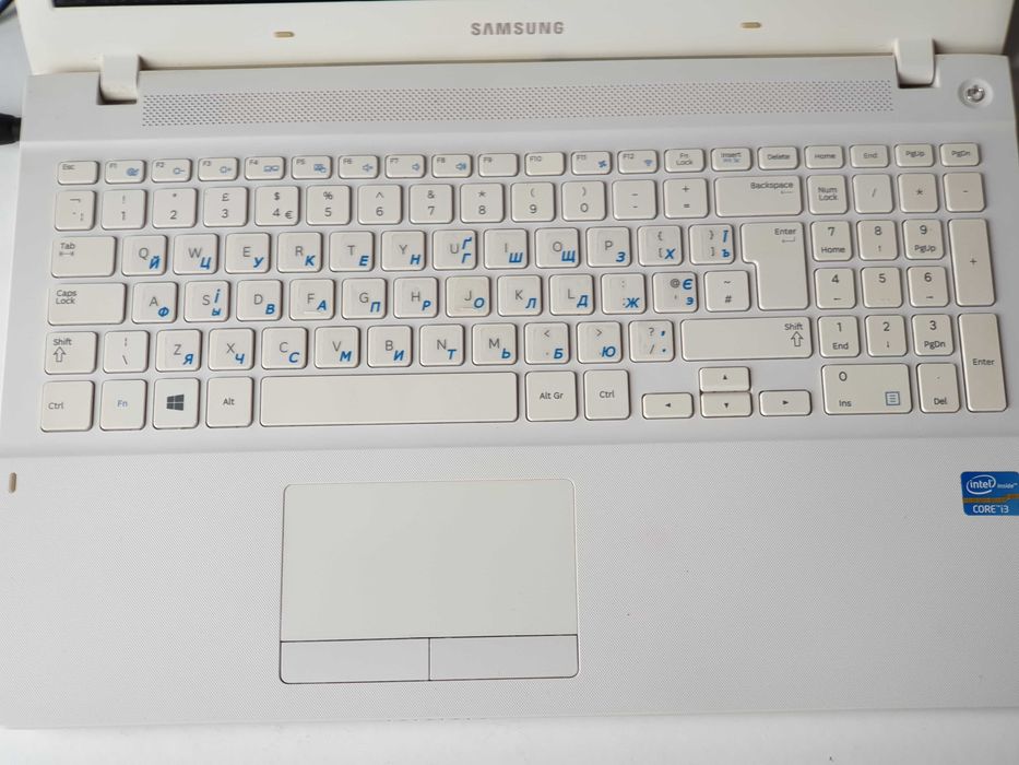 ноутбук Samsung 370R 6GB 500GB  Intel Core i3-3110M NP370R5E-A05UK