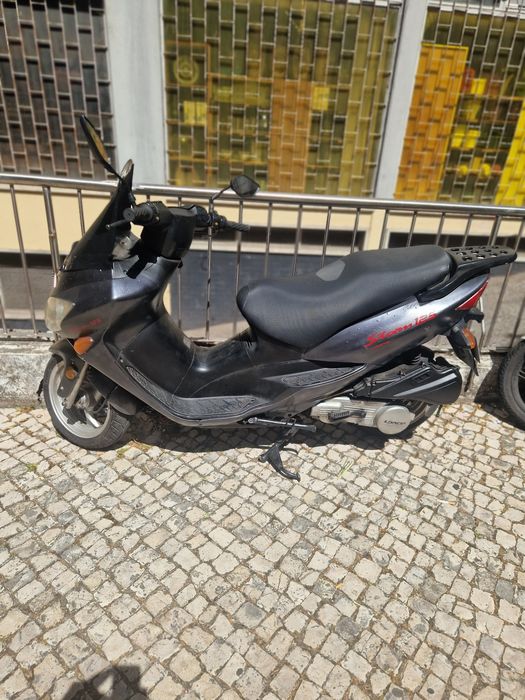 Vendo mota loncin storm 125