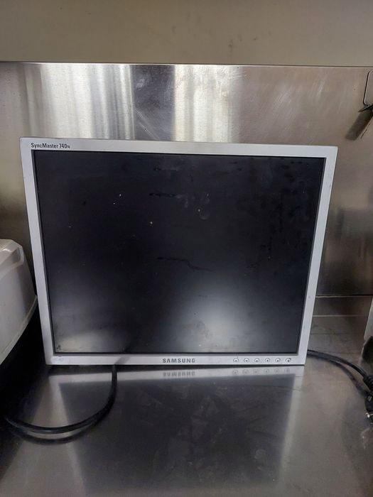 монітор Samsung SyncMaster 740N.