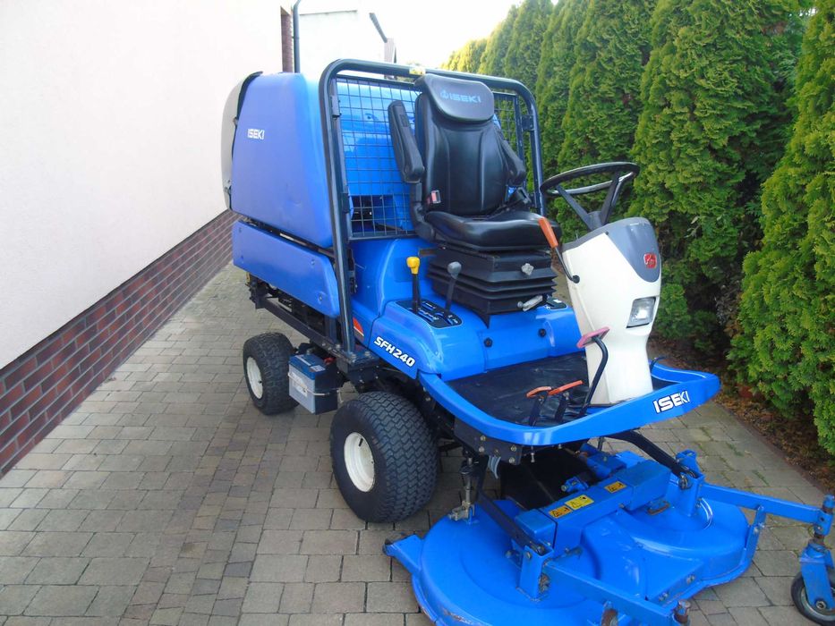 Profesjonalna kosiarka ISEKI SFH240 27KM 3cyl. diesel 4WD  PO SERWISIE