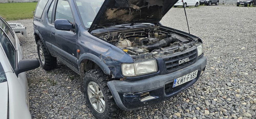 Frontera B 2000 rok Całą na części 2.2 dti