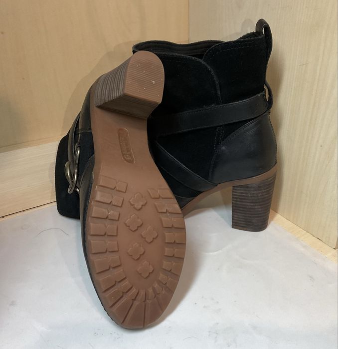 Казаки полусапожки на каблуках Timberland