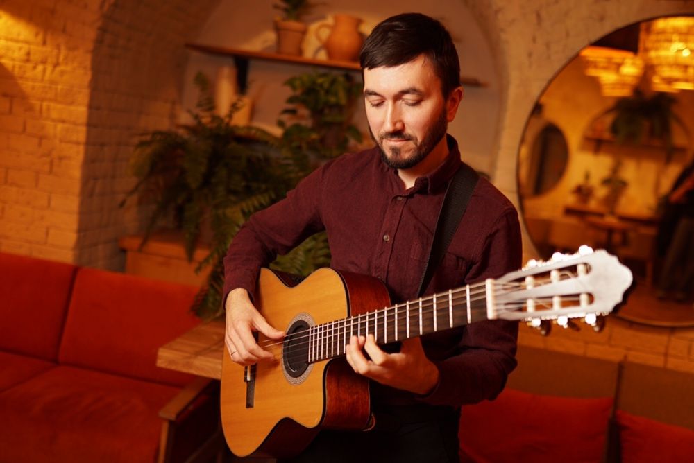 Жива музика,Ведущий,ведущая,Музикант,DJ,гитарист,гитара,діджей