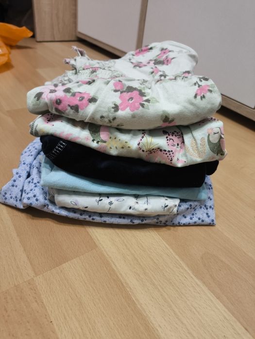 Zestaw ubrań dla dziewczynki r.98