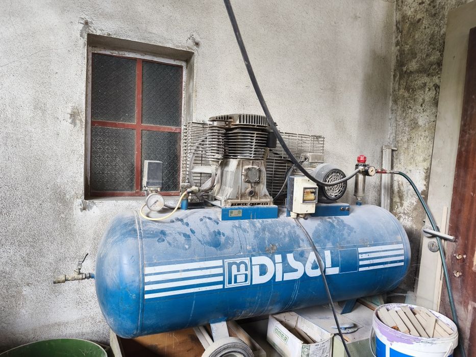 Compressor de ar 200 litros -excelente oportunidade.