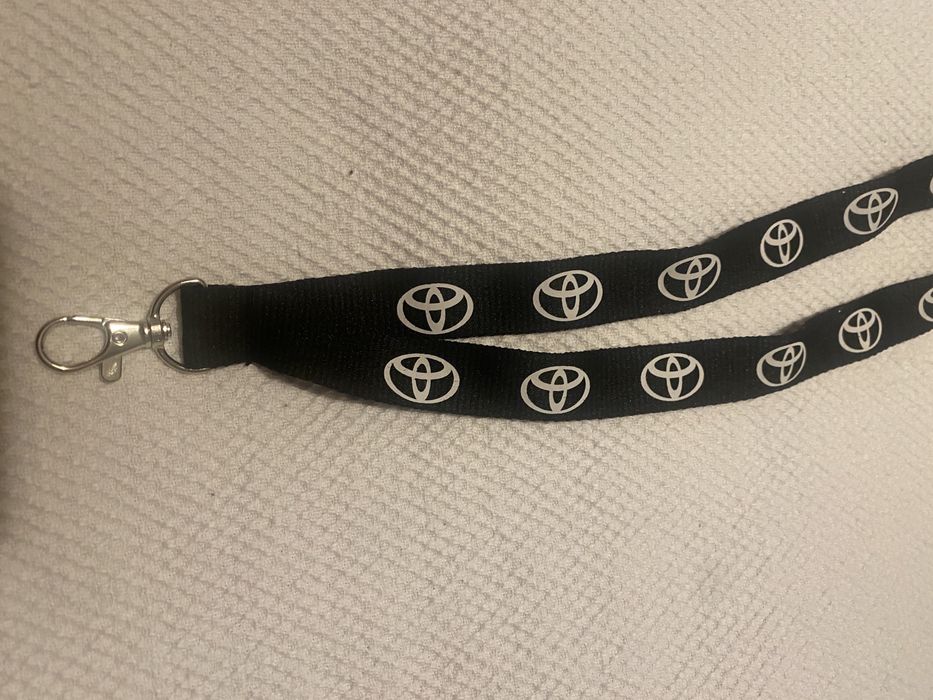 Porta chaves com fita preta Toyota