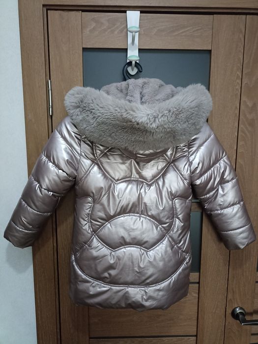 Зимова курта розмір на 6-7 років