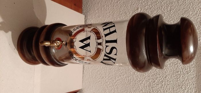 doseador de bebida / whisky