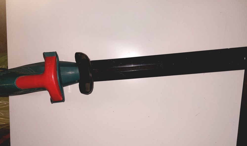 Corta-sebes eléctrica Bosch