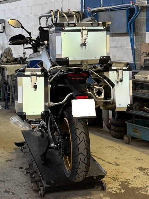 (NOVO) Malas Laterais + Top Case Alumínio/Pretas Voge 900 DSX