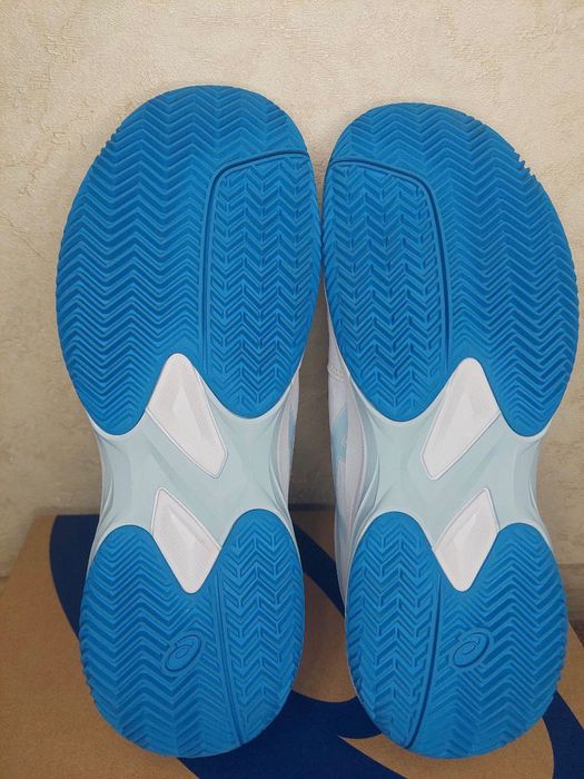 Кросівки Asics для волейболу/тенісу