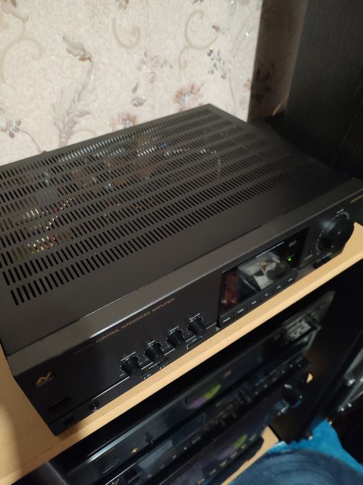 Усилитель universum.