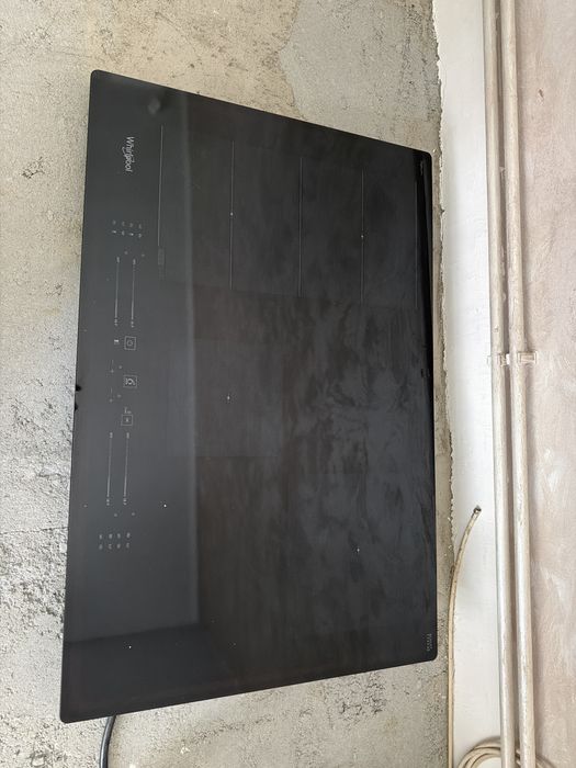 Płyta kuchenka kuchnia  indukcyjna Whirlpool WFS0377 uzywana jak nowa