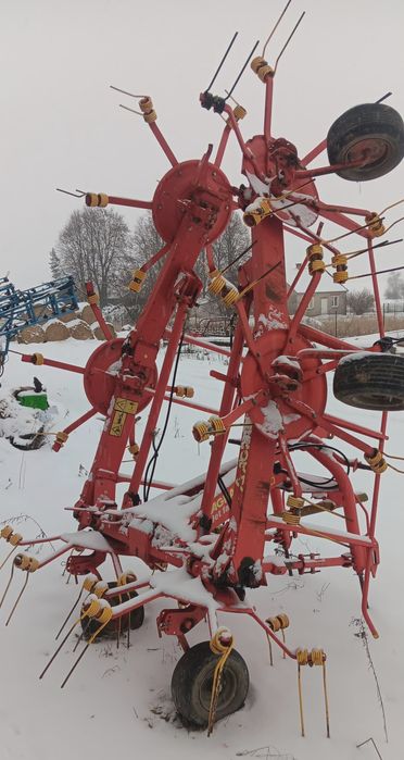 Przewracarka przetrząsarka do siana Agram