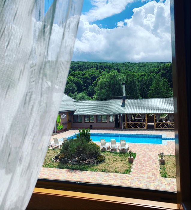 Готельно-туристичний комплекс Оазис Карпат